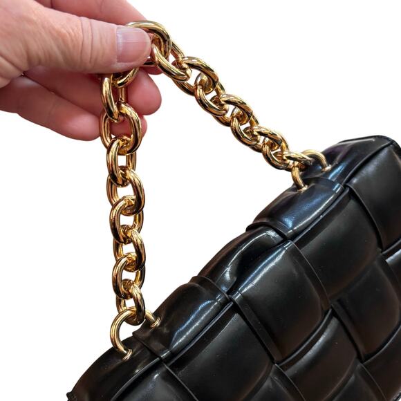 Black faux leather quilted puffy purse chunky gold chain top handle satchel - Picture 3 of 9
